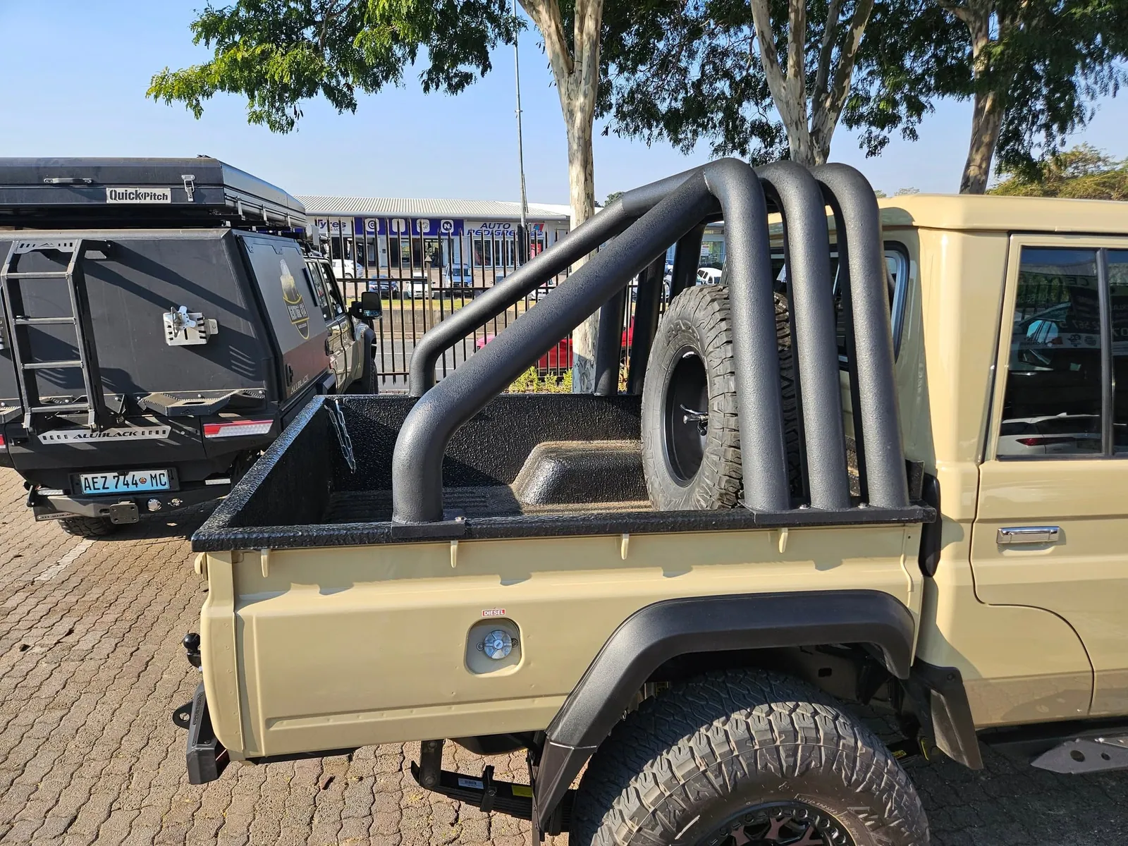 Superman roll bar — Charlie Cruiser — Ironman & Tough Dog Land Cruiser 79, fitted by Venture 4x4 in Nelspruit